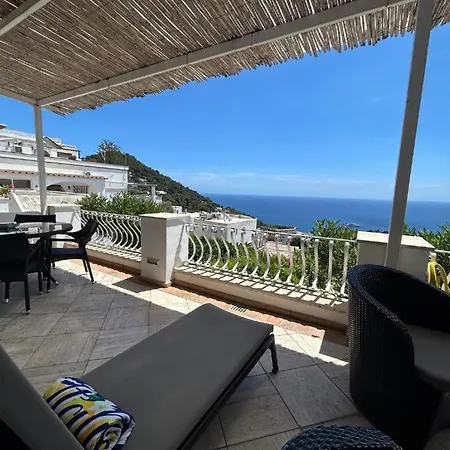 Private Sea View Con Terrazza E Giardino カプリ